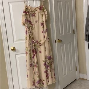 Beautiful maternity dress